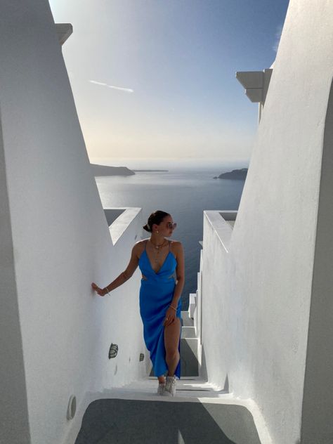 Santorini Fashion Style, Summer Greece Aesthetic, Mykonos Photo Ideas, Mykonos Greece Outfit, Santorini Greece Outfits, Greece Birthday, Santorini Outfit Ideas, Outfits For Greece, Mykonos Greece Aesthetic