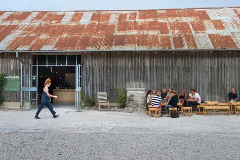 The Lime Bar / Skälsö Arkitekter Craft Beer Bar, Bar Exterior, Barn Pictures, Warehouse Design, Cabin Exterior, Farm Wedding Venue, Farmhouse Inspiration, Barn Design, Beer Design