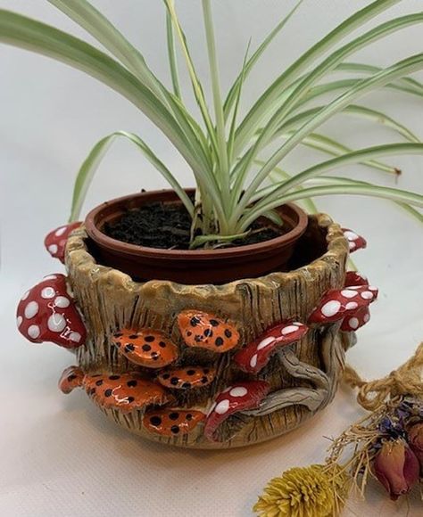 Ceramic Plant pot £22.50 Polymer Clay Planter Pots, Cottage Core Plant Pots, Clay Plant Pots Diy, Quirky Plant Pots, Ceramic Flower Pots Design, Plant Pot Ceramic Ideas, How To Make Plant Pots, Clay Plant Pot Ideas, Nature Themed Ceramics