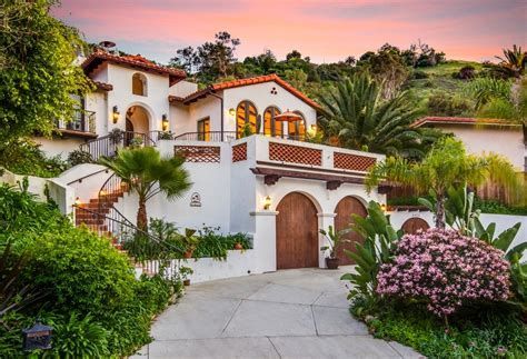 Mediterranean Exterior Homes, Spanish Mansion, Spanish Colonial Revival, Hacienda Homes, Mediterranean Exterior, Colonial Mansion, Hacienda Style Homes, Exterior House Remodel, Spanish Villa