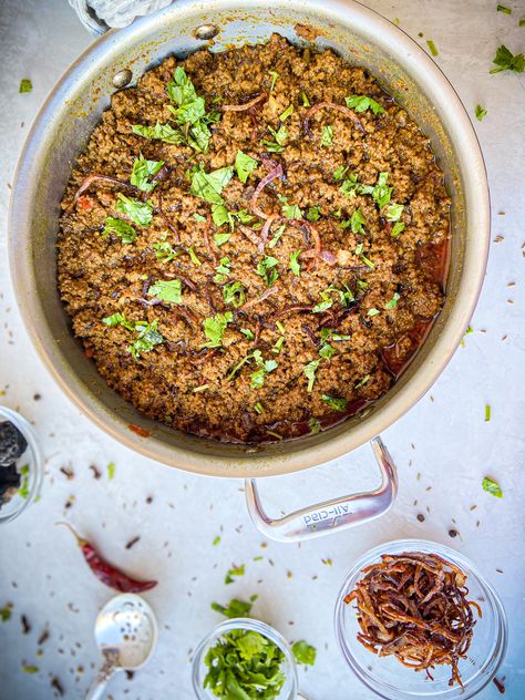 Smoked Ground Beef, Irani Cafe, Beef Keema, Keema Recipes, Chickpea Chili, A Seal, Pakistani Food, Red Chili Powder, Coriander Seeds