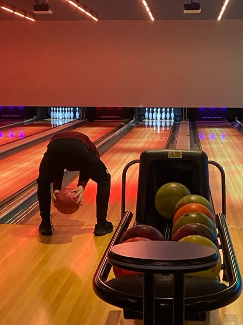 WE BOTH SUCK AT BOWLING LIKE WHAT IS THIS Bowling Memes, Bowling Pics, Bingo Pictures, Bowling Funny, Bowling Team, 2025 Vision, Art Poses, Dream Board, Funny Pics