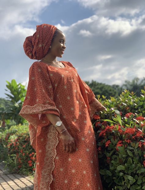 Borodeh Dress Styles, Modest African Dresses For Women, Fulani Clothing, Senegalese Boubou Dresses, Hausa Styles For Women, Arewa Hausa Styles, Gambian Clothes, Senegal Clothing, Eid Outfits African