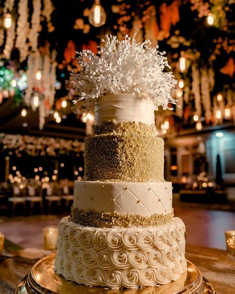 Extravagant Gold and White Wedding Cake Gold And White Wedding Cake, Gold And White Wedding, Indian Wedding Stage, Indian Engagement, Modern Indian Wedding, Indian Wedding Cakes, Engagement Cakes, Wedding Vendor, White Wedding Cake