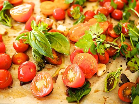 Oven roasted Tomatoes with Evoo and Balsamic Dairy Free Vegetarian Recipes, Balsamic Tomatoes, Savory Donuts, Italian Tomatoes, Bruschetta Toppings, Oven Roasted Tomatoes, Gluten And Dairy Free, Italian Cooking, Food Choices