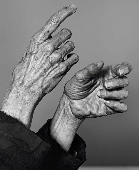 Ogoh Ogoh, Hand References, Kiki Smith, Drawing Help, Drawing Hands, Hand Photography, Hand Drawing Reference, Figure Reference, Art Study