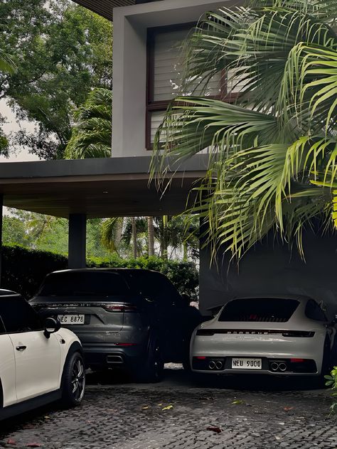 House With Cars Outside, Porsche Lifestyle, Dream Life House, Lux Cars, Luxury Lifestyle Dreams, Fancy Cars, Classy Cars, Super Luxury Cars, Lamborghini Gallardo