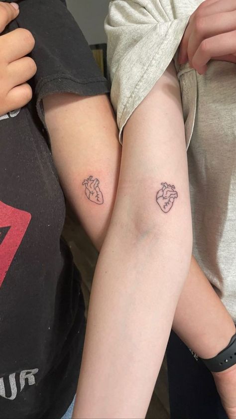 Maching Tattoos, Cute Matching Tattoos, Matching Friend Tattoos, Tato Minimal, 16 Tattoo, Small Couple Tattoos, Tattoos Infinity, Couple Tattoos Unique, Couples Tattoo Designs