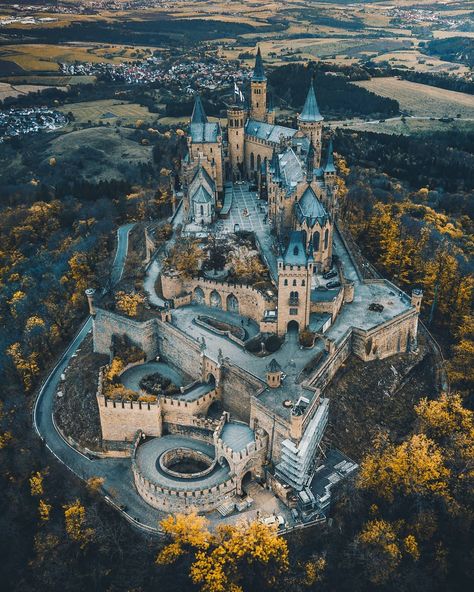 Top 5 Dazzling Castles You Must See In Germany - UNESCO Heritage   Explore the myths in their origins and enjoy the captivating medieval architecture of the most famous castles in Germany. Hohenzollern Castle, Medieval Architecture, Famous Castles, Castle Aesthetic, Germany Castles, Castle House, Chateau France, Fantasy Castle, Beautiful Castles