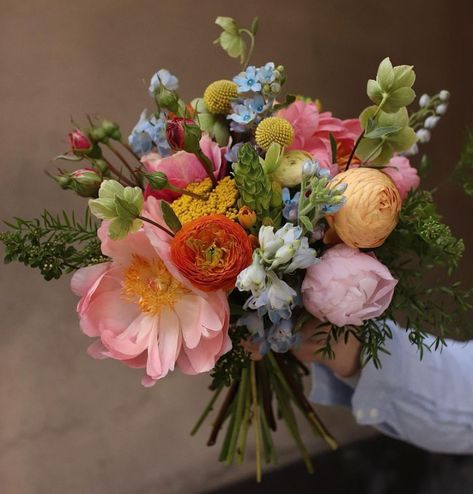 Colorful Bridal Bouquet, Wildflower Wedding Bouquet, Colorful Wedding Bouquet, Theme Nature, Bridal Bouquet Flowers, Boquette Flowers, Colorful Bouquet, Wildflower Bouquet, Wildflower Wedding