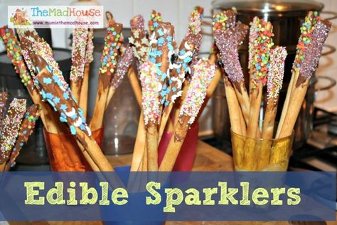 Edible Sparklers from www.muminthemadhouse.com Stickman Birthday, Stickman Party, Diwali Eyfs, Story Topics, Bonfire Night Guy Fawkes, Bonfire Night Crafts, Bonfire Night Activities, Disco Ideas, Bonfire Night Food