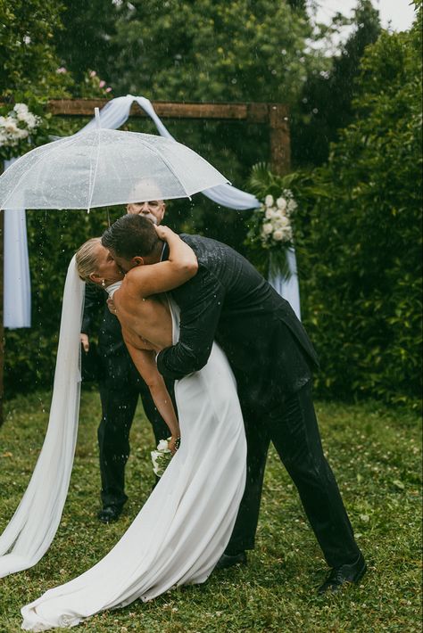 Rain on your wedding is good luck🌦️🤍 Photographer: Claire Marie Photo Wedding Photography Rain, Rainy Wedding Pictures, Rainy Outdoor Wedding, Raining Wedding Pictures, Wedding In Rain, Umbrella Wedding Pictures, Rain Wedding Photos, Wedding In The Rain, Rainy Wedding Photos