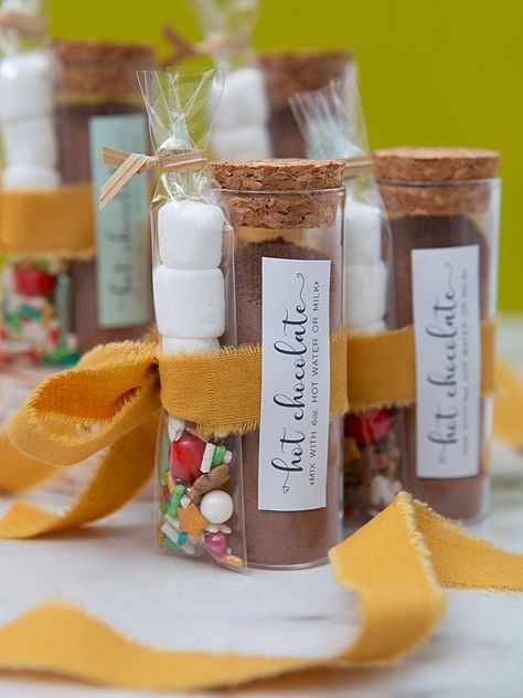 Learn how to make these adorable hot chocolate favors! Hot Chocolate Wedding, Hot Chocolate Wedding Favors, Hot Chocolate Favors, Diy Hot Chocolate, Fancy Sprinkles, Chocolate Labels, Hot Chocolate Gifts, Hot Chocolate Gift, Chocolate Wedding Favors