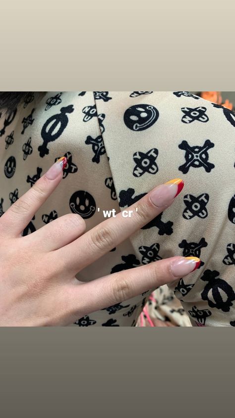 [IG Story] #mamamoo #wheein #마마무 #휘인 #instagram @whee_inthemood. Mamamoo Nails, Wheein Instagram, Mamamoo Wheein, Ig Story, Instagram Update, Arm Warmers, Henna, Nail Designs, Tattoos