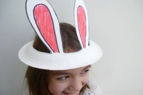 How To Make A Paper Plate Bunny Ear Easter Bonnet - Netmums Easter Crafts To Make, Valentine Paper, Easter Paper Crafts, Easter Arts And Crafts, Easter Hats, Easy Easter Crafts, Easter Bunny Crafts, Easter Bonnet, Holiday Crafts For Kids