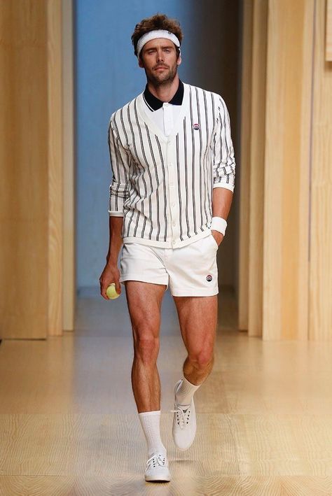 Tennis Friends, Country Club Outfit, Wine Outfit, Royal Tenenbaums, Techno Outfit, Party Outfit Men, Wimbledon Fashion, Tennis Whites, Pool Party Outfits