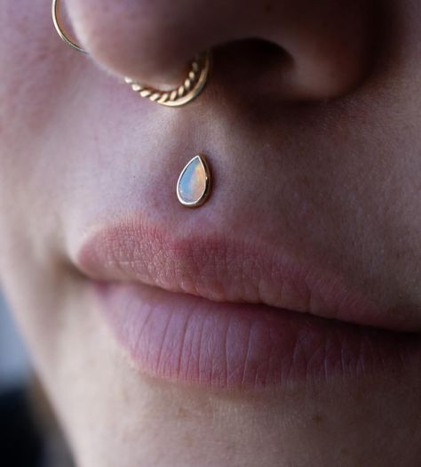 Just the right fit 🌟 Opals have a special place in our hearts and a special place in body jewelry. This pear shape opal bezel end from Modern Mood looks especially stunning in Trish’s healed + downsized philtrum piercing done by Elise 🪄 Who else is getting pierced today? Visit the link in our bio to book your next appointment ≈ Philtrum Jewelry, Philtrum Piercing, Nice Lips, Dope Jewelry, 2025 Vision, Nose Piercing, Pear Shape, Pear Shaped, Body Jewelry