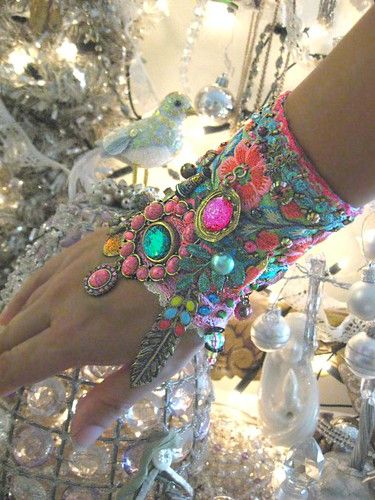 Boho Styl, Estilo Hippie, Hippie Chic, Arm Candy, Perfume Bottle, Boho Hippie, Boho Jewelry, Ibiza, Bohemian Style