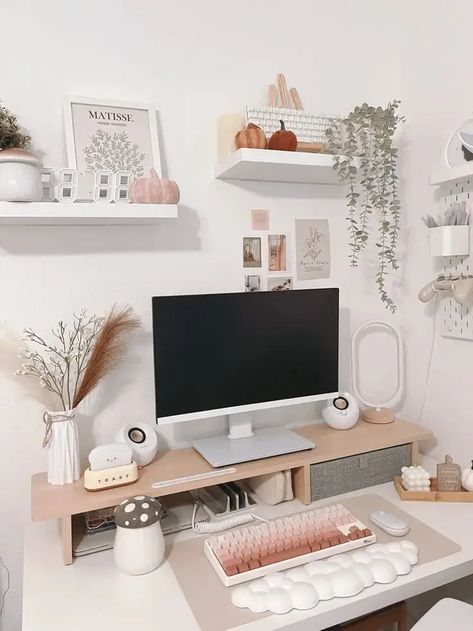 18 Home Office Ideas That You Should Try - Drop By My Home Neutral Desk, Feminine Home Office, Home Office Dark, Organize Office Space, Create A Home Office, Office Furniture Layout, Staircase Decor Ideas, Small Gallery Wall, Elegant Home Office