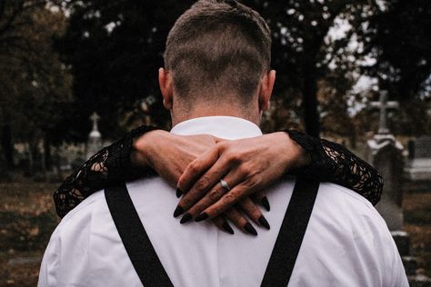 #wedding #cemeteryphotography #matteblacknails Creepy Wedding Photos, Cemetary Wedding Photos, Cemetery Couple Photos, Cemetery Photoshoot Couples, Cemetery Wedding Photos, Spooky Engagement Photos, Cemetery Shoot, Cemetery Wedding, Cemeteries Photography