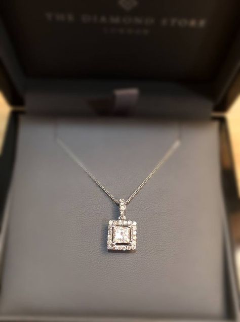 Princess cut diamond - fit for a princess. #thediamondstoreuk #princesscut #diamonds #pendant #wedding #jewellery Princess Diamond Necklace, Princess Cut Diamond Necklace, Princess Cut Necklace, Palazzo Styling, Wedding Ring Redesign, Princess Pendant, Diamond Locket, Small Pendants, Dainty Jewellery