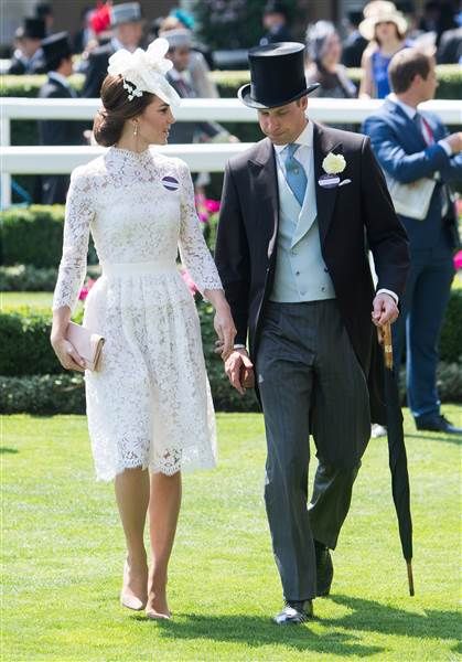 Duke, Duchess of Cambridge attend Royal Ascot's opening Vestidos Kate Middleton, Leila Yavari, Moda Kate Middleton, Hot Summer Dresses, Style Kate Middleton, Ascot Dresses, Duchesse Kate, Düşes Kate, Prince William Et Kate