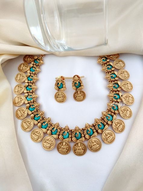 Checkout - South India Jewels Antique Gold Jewelry Indian, Antique Jewellery Designs, Beautiful Gold Necklaces, Gold Necklace Indian Bridal Jewelry, Antique Bridal Jewelry, Antique Jewelry Indian, Gold Pendant Jewelry, Indian Jewelry Sets, Antique Gold Jewelry