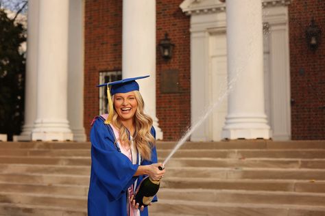 University Of Kentucky Graduation Photos, Graduation Shoot, Graduation Pics, Pop Champagne, Graduation Photography Poses, Champagne Pop, College Senior, Graduation Photography, Pics Inspo