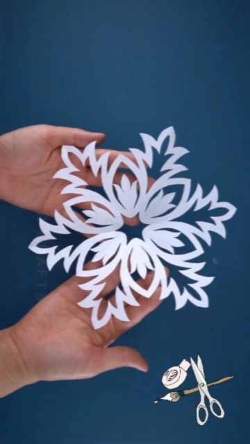 Foam Sheet Snowflakes, Snowflake 3d With Paper, Paper Artwork Papercraft, Paper Snowflake Patterns Templates, Snowflake Pattern Templates, Cool Things To Make With Paper, Origami Snowflake, Printable Snowflake Template, Paper Snowflake Designs