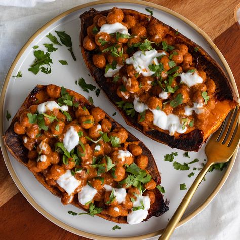 Vegan Buffalo Chickpea Stuffed Baked Sweet Potato - Avocado Skillet Stuffed Sweet Potato Recipes Vegan, Chickpea Stuffed Sweet Potato, Vegan Stuffed Potatoes, Buffalo Sweet Potato, Vegan Stuffed Sweet Potato, Avocado Skillet, Sweet Potato Vegetarian, Potato Avocado, Buffalo Chickpea