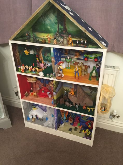 DIY Disney doll house! Princess Doll House Diy, Diy Boys Dollhouse, Boy Dollhouse Diy, Doll House For Boys Diy, Dollhouse Makeover For Boys, Diy Boy Doll House, Minecraft Doll House, Boys Dollhouse Diy, Dinosaur Doll House