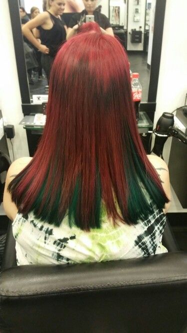 Red Hair Green Highlights, Red And Green Hair Color Ideas, Green And Red Hair, Red And Green Hair, Holiday Hair Color, Deep Red Hair, Gradient Hair, Hidden Colors, Dye Hair