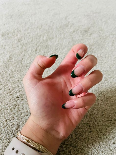 Trendy nails 💅 Black And Green Nails French Tip, French Tip Nails Green Design, Dark Gray French Tip Nails, Green French Dip Nails, Green Nails With Black Tips, Dark Green French Tip Nails Almond, Dark Green Nails French Tip, Dark Green Oval Nails, Dark Green Tip Nails