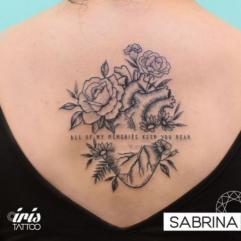 Anatomical Heart Tattoo, Iris Tattoo, Tattoo Vintage, Tattoo Flowers, Shape Tattoo, Small Flower Tattoos, Flower Tattoo Shoulder, Inspiration Tattoos, Pin Up Tattoos