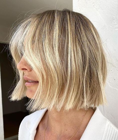 Teasy Lights Blonde, Ash Blonde Short Hair, Blonde Highlights Bob, Blonde Bob With Bangs, Blonde Balayage Bob, Kylie Hair, Short Blonde Bobs, Short White Hair, Short Hair Highlights