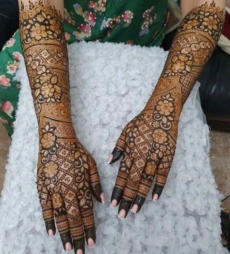 Full Hand Henna, Short Mehndi Design, Front Mehndi Design, Full Mehndi, Bridal Mehandi, New Bridal Mehndi Designs, Mehndi Designs Bridal, Bridal Mehendi Designs Hands, Mehndi Designs Bridal Hands