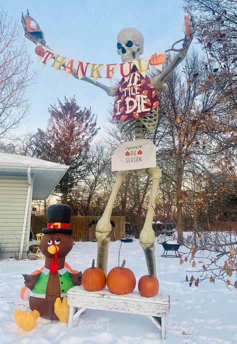 Skeleton Thanksgiving, 12 Foot Skeleton, Skeleton Ideas, Halloween Yard Displays, Holiday House Decor, Skeleton Clothes, Skeleton Artwork, Giant Skeleton, Halloween Outside