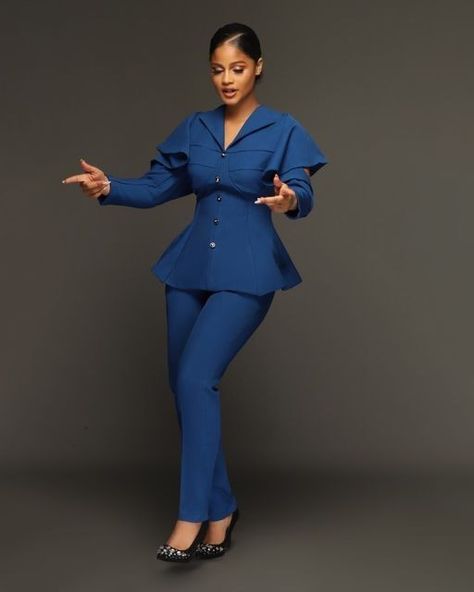 Trousers Women Outfit, Work Trousers Women, Nigerian Outfits, Cute Professional Outfits, Fashionable Work Outfit, Corporate Dress, Dinner Dress Classy, Stylish Work Attire, Elegant Dresses Classy