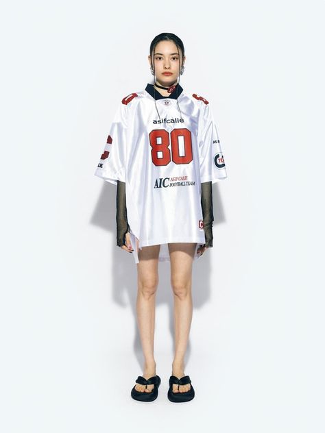 Composition : POLYESTER 100%Country of Origin : KOREA Cosmetics Photography, White Jersey, Football Jersey, Sport Fashion, Girl Group, Cute Outfits, Football, Top Outfits, Bts