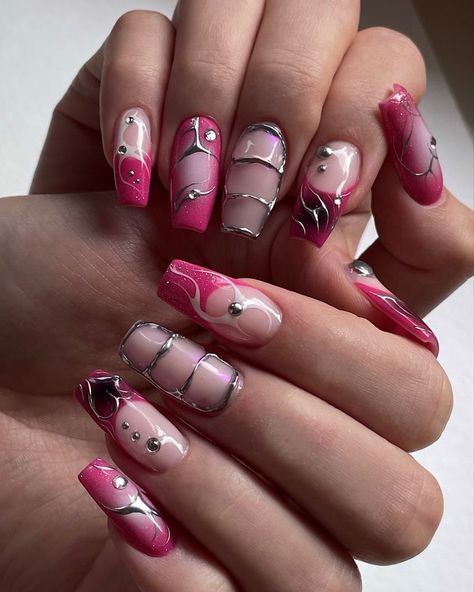 Adorable Nails, Freestyle Nails, Crazy Nail Art, Queen Nails, Asian Nails, Punk Nails, Edgy Nails, Glow Nails, Y2k Nails