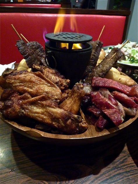 Pu Pu Platter Ideas, Pupu Platter Recipes, Pupu Platter Ideas, Chinese Platter, Chinese Buffet Aesthetic, Chinses Traditional Food, Ancient China Food, Pu Pu Platter, Old School Chinese Restaurant