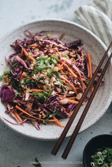 The Best Chinese Coleslaw - This healthy twist on Chinese coleslaw will be your new favorite side dish. The tangy yet sweet dressing mixed with the crispy texture will make it disappear fast at any gathering. #easy #recipes #soysauce #glutenfree Chinese Coleslaw, Asian Coleslaw, Sweet Dressing, Favorite Side Dish, Coleslaw, Soy Sauce, Easy Recipes, Side Dish, Side Dishes