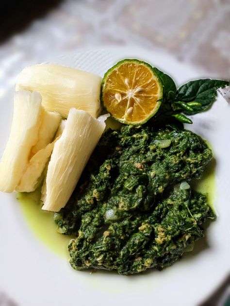 Rourou is commonly consumed in Fiji which is derived from Taro Leaf.This meal is mostly common in our Pacific,rich in Iron and Vitamins.The healthiest meal ever! Fiji Recipes, Fiji Food, Fijian Food, Taro Leaf, Taro Leaves, Fiji Flag, Attend Church, Roti Bread, Island Recipes