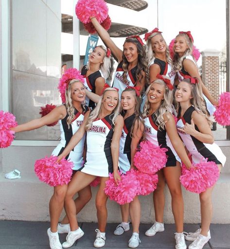 Cheerleading Pictures Aesthetic, Aesthetic Cheer Pictures, Cheer Inspo Pics, High School Cheerleader Aesthetic, Cheerleading Photos Asthetic, Sporty Hair, Team Picture Poses, Rally Games, Pep Rally Games