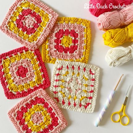 Block Stitch, Crochet Dreams, Old Granny, Fiber Crafts, Bottle Covers, Crochet Blanket Designs, Crochet Granny Square, Crochet Fashion Patterns, Crochet Creations