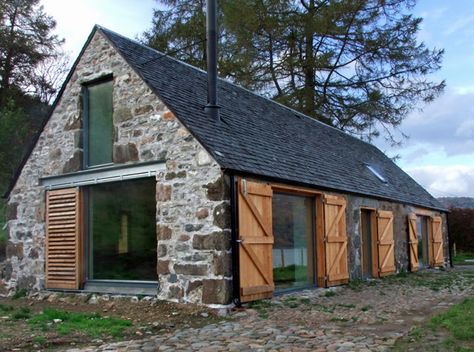 Leachachan Barn - lovely little barn conversion Small Barn Conversion, Small Barn Home, Stable Conversion, Barn House Conversion, Texas Barndominium, Barn Office, Barn Houses, Stone Building, Barndominium Plans