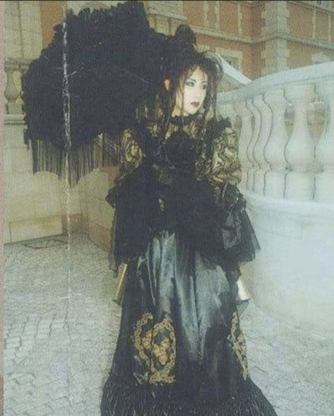 Outfits With Corsets, Visual Kei Aesthetic, V Kei, Vkei Fashion, J Goth, Gothic Aristocrat, Visual Kei Makeup, Visual Kei Fashion, Vampire Clothes