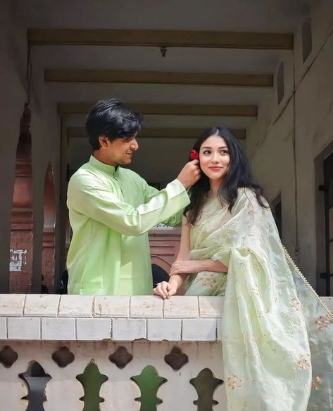 South Asian Aesthetic, Indian Wedding Couple Photography, Indian Wedding Couple, Romantic Photoshoot, Pre Wedding Poses, Couple Picture Poses, Certificate Design, Photo Poses For Couples, Indian Aesthetic