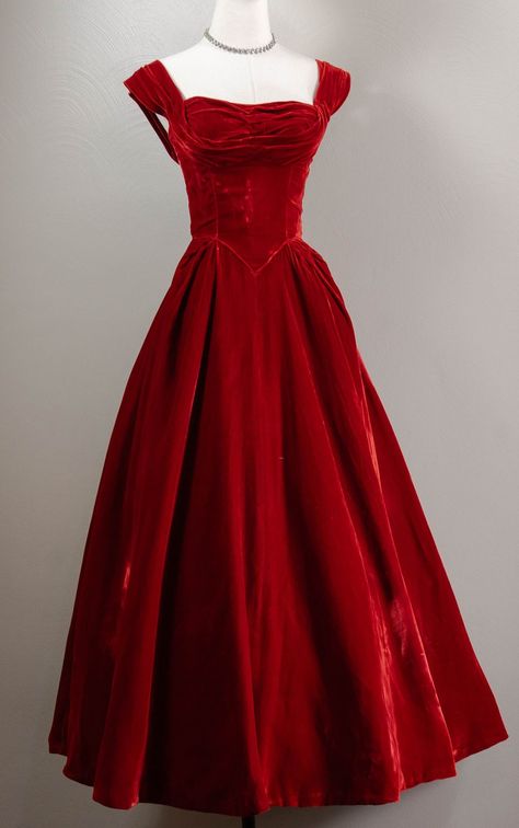 1950s Style Bridesmaid Dresses, 1950s Evening Dresses, 1950s Party Dress, 1950s Evening Dress, 1950s Dresses Formal, Basque Waist Dress, 1950s Evening Gown, Red Velvet Prom Dress, Curtain Skirt