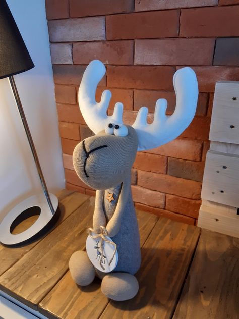 Diy Christmas Reindeer, Christmas Centerpieces Cheap, Moose Crafts, Sewn Christmas Ornaments, Dekoratívne Vence, Diy Crafts Love, Diy Christmas Ornaments Easy, Gnomes Crafts, Christmas Party Supplies